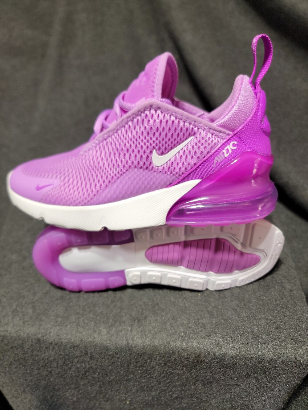 Nike Air Max 270 sneakers in "Rush Fuchsia"